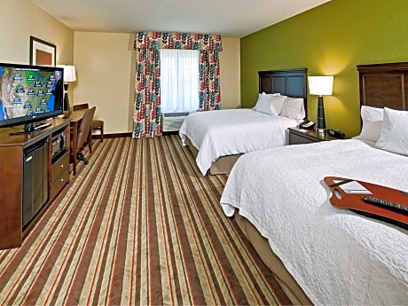 2 Queens Mobility/Hearing Access Tub Nosmok