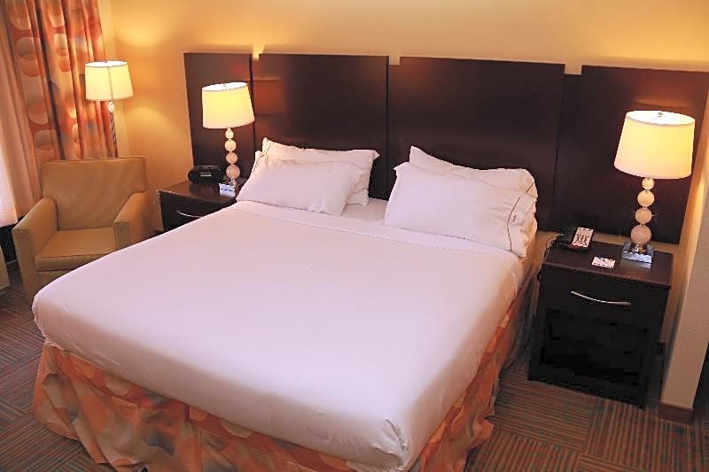 Holiday Inn Express Hotel & Suites Perry By IHG