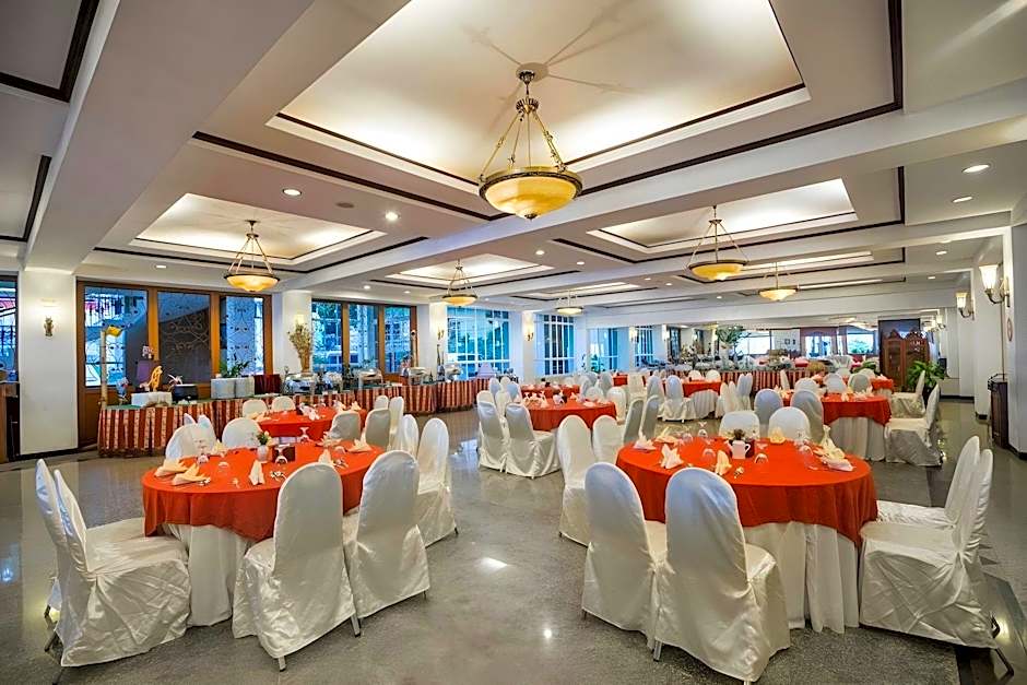 Royal Hotel and Convention Tretes