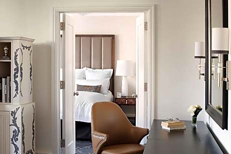 Deluxe One Bedroom Suite