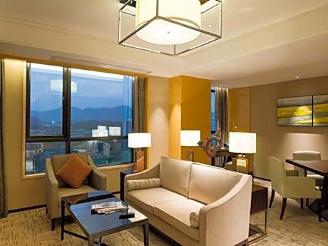 Deluxe Suite King Room-Non Smoking