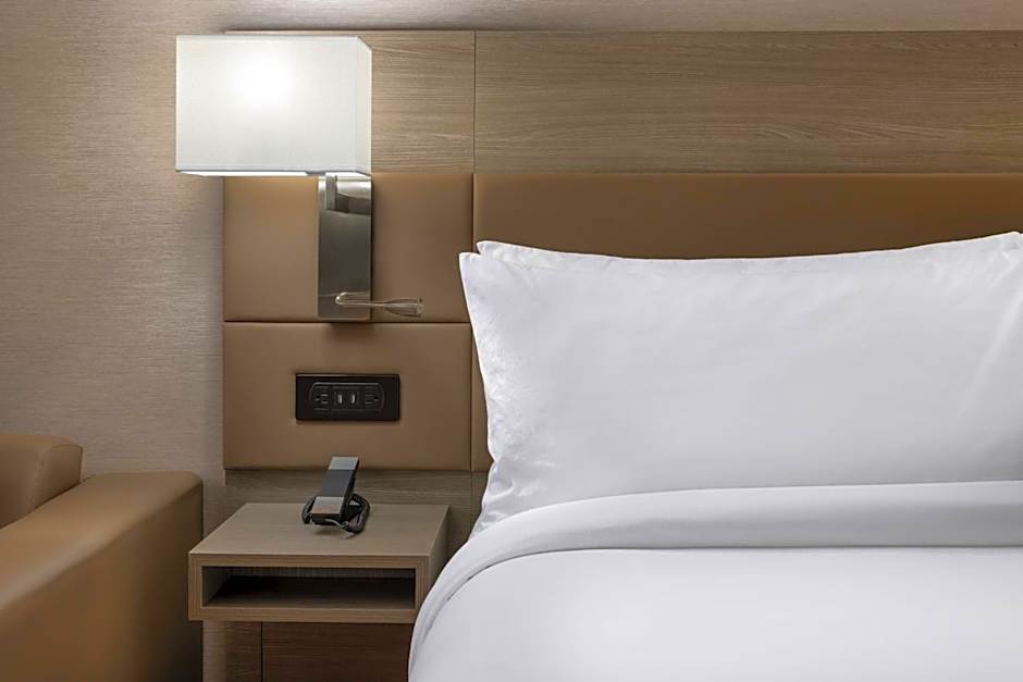 AC Hotel by Marriott Atlanta Midtown