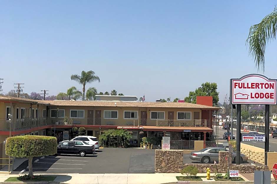Fullerton Lodge