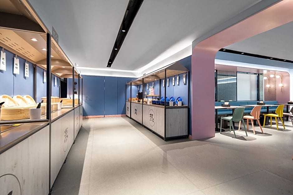 Hanting Hotel Wuhan Hongshan Square Metro Station