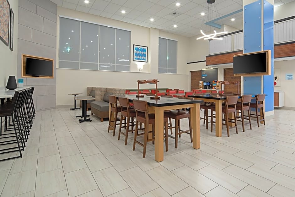 Holiday Inn Express Seattle - Sea-Tac Airport By IHG