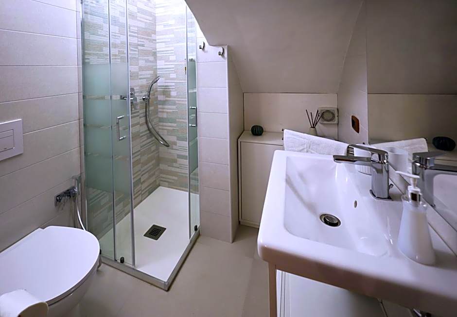 Cataneasy Rooms