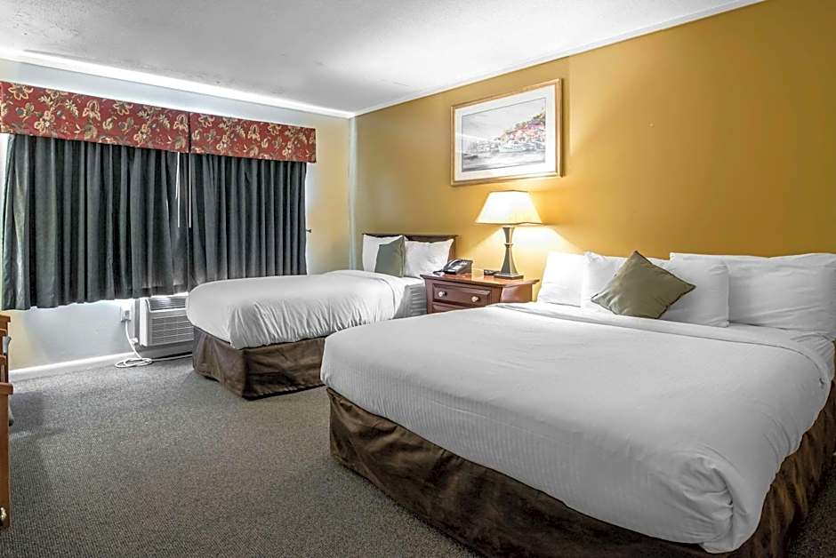 TiltonLodge Inn & Suites