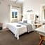 138 Marine Beachfront Guesthouse
