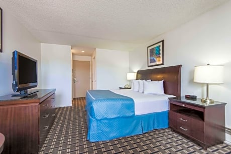 1 King Bed Mobility Accessible Room Non-Smoking