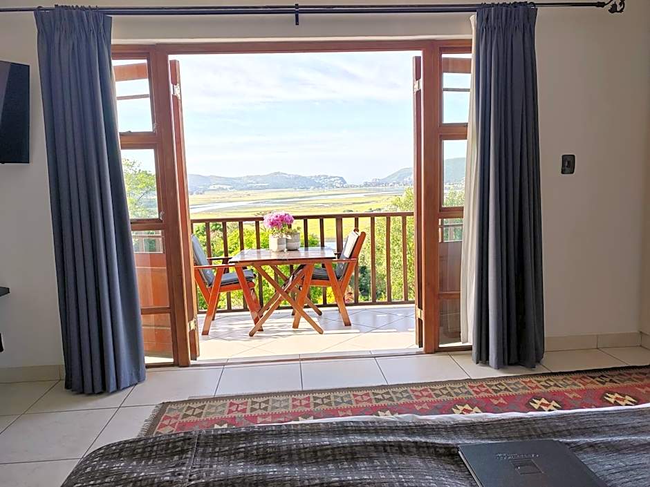 Candlewood Lodge