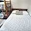 KITNET S2 em TORRES-RS - Na mais bela praia Gaúcha - Cozinha - Banheiro - Ar condicionado - TV smart 32' - Wi-Fi - Estacionamento - Anfitriã Superhost no BnB