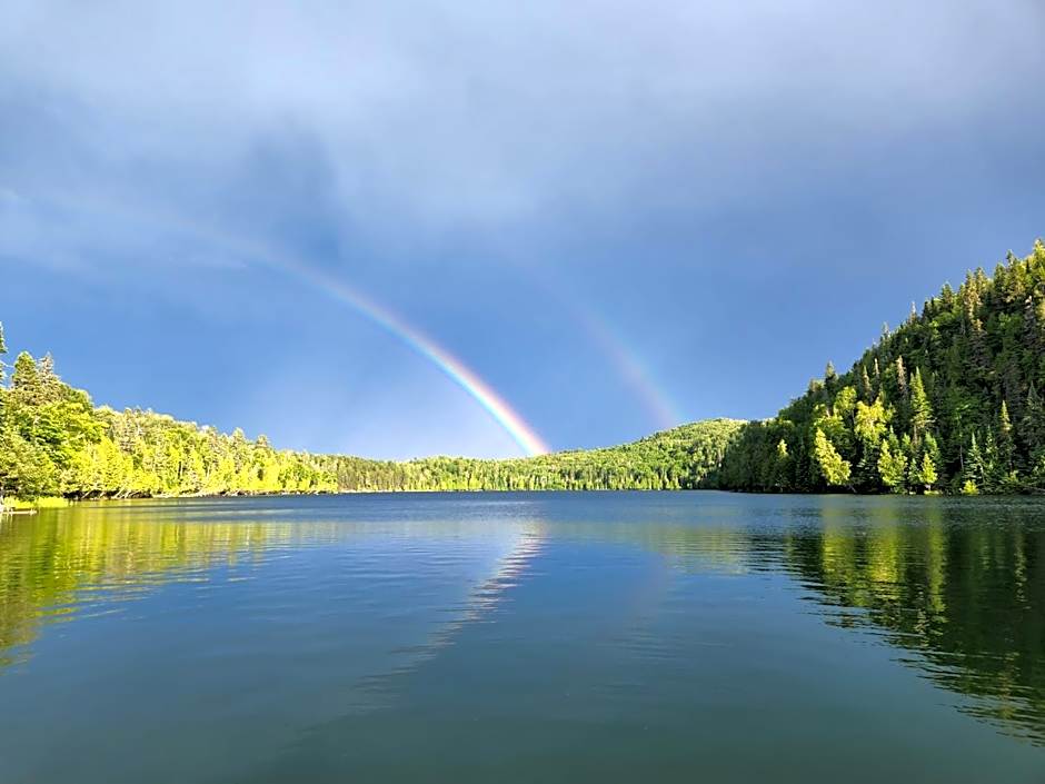 Kan-a-Mouche Pourvoirie Auberge et Chalets