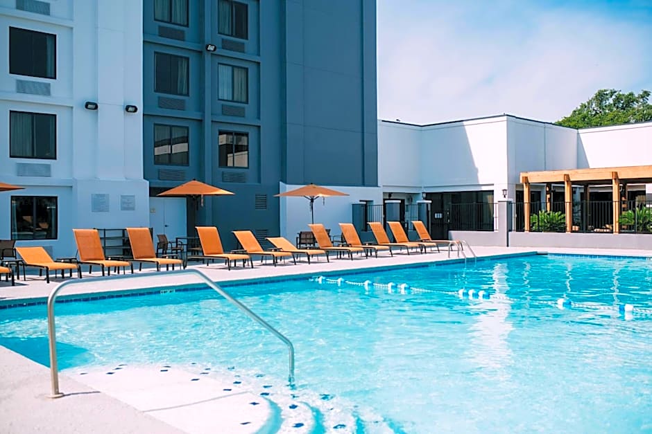 Courtyard by Marriott Gulfport Beachfront