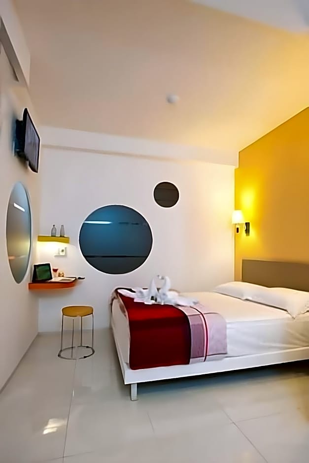 Dewarna Hotel Arifin