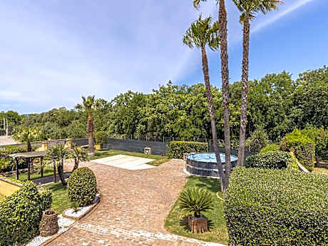 Apartment with exclusive swimming pool