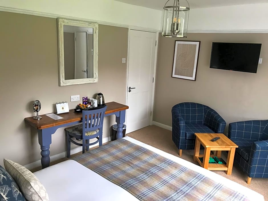 Oak Tree Lodge & Holiday Parking