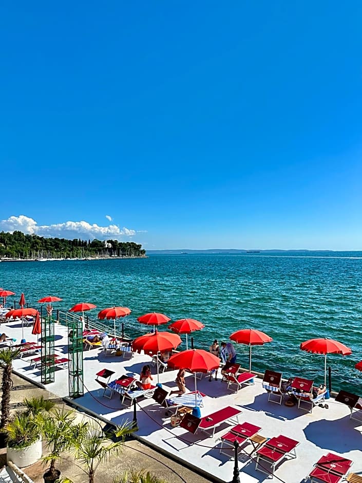 Hotel Riviera & Maximilian's