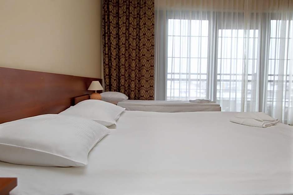 Photo 1 of 4 of Quadruple Room