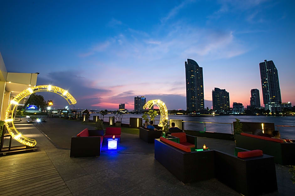 Ramada Plaza by Wyndham Bangkok Menam Riverside