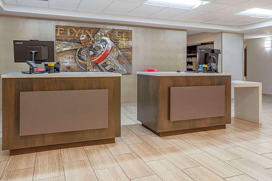 Days Inn & Suites by Wyndham Denver International Airport