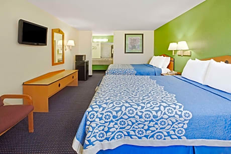 2 Queen Beds Non-Smoking