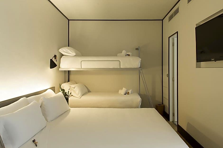 ICON Embassy by Petit Palace