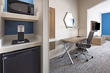 2 Queen Balcony Communication Mobility Accessible