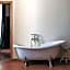 Soprarno Suites