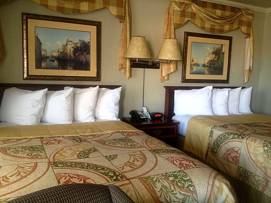 Photo 1 of 14 of 2 Double Beds, Mobility Accessible, Bathtub