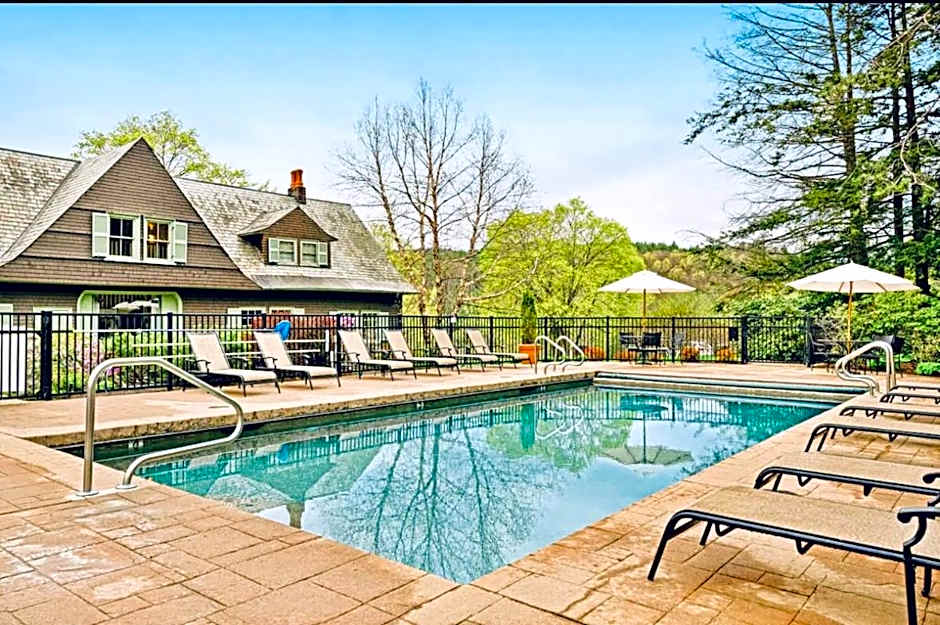 Blossom Haven Charming 3BR Condo