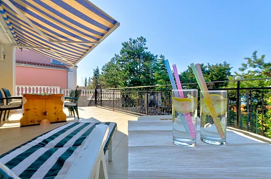 Seaside Guesthouse by JR City Apartments