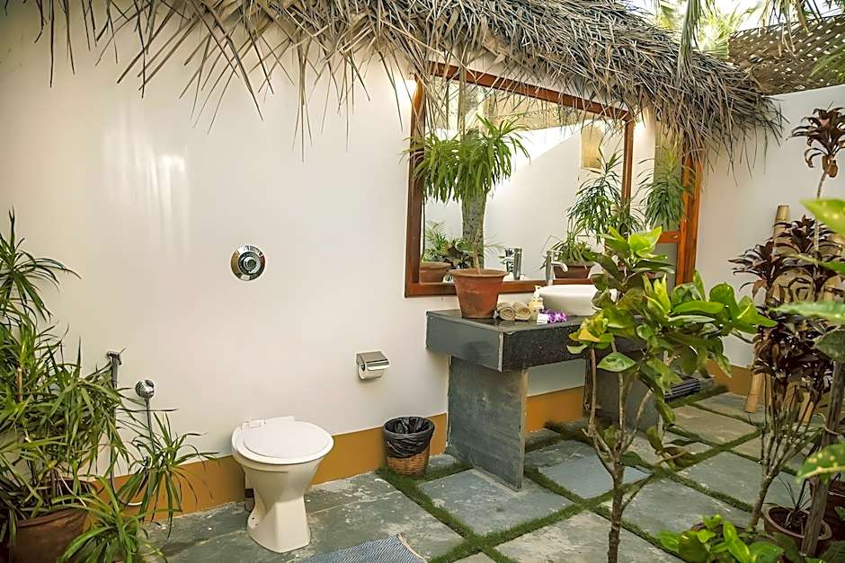 Mariposa Beach Grove