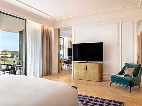 Prestige King Suite with Sea View and Club Access