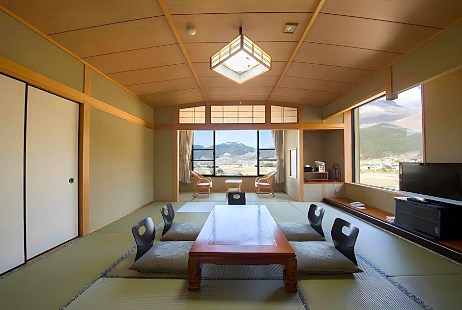 Yufuin Onsen Ryokan Mebaeso
