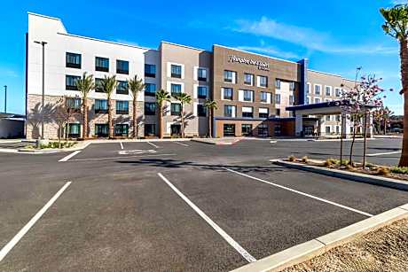 Hampton Inn & Suites Corona, CA