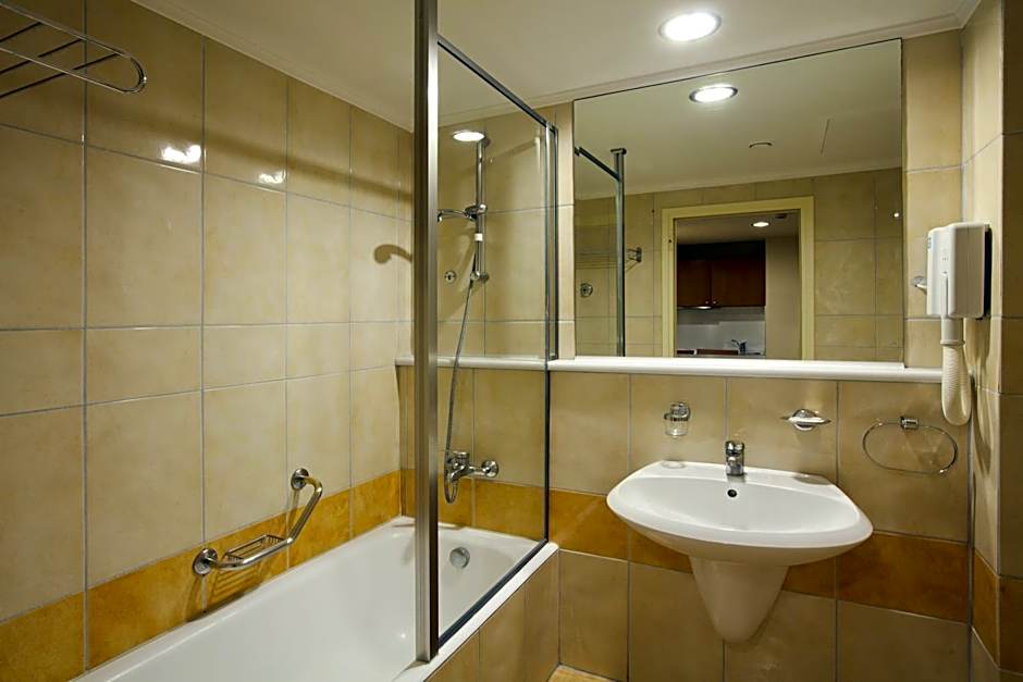 Alexandra Hotel&Apartments