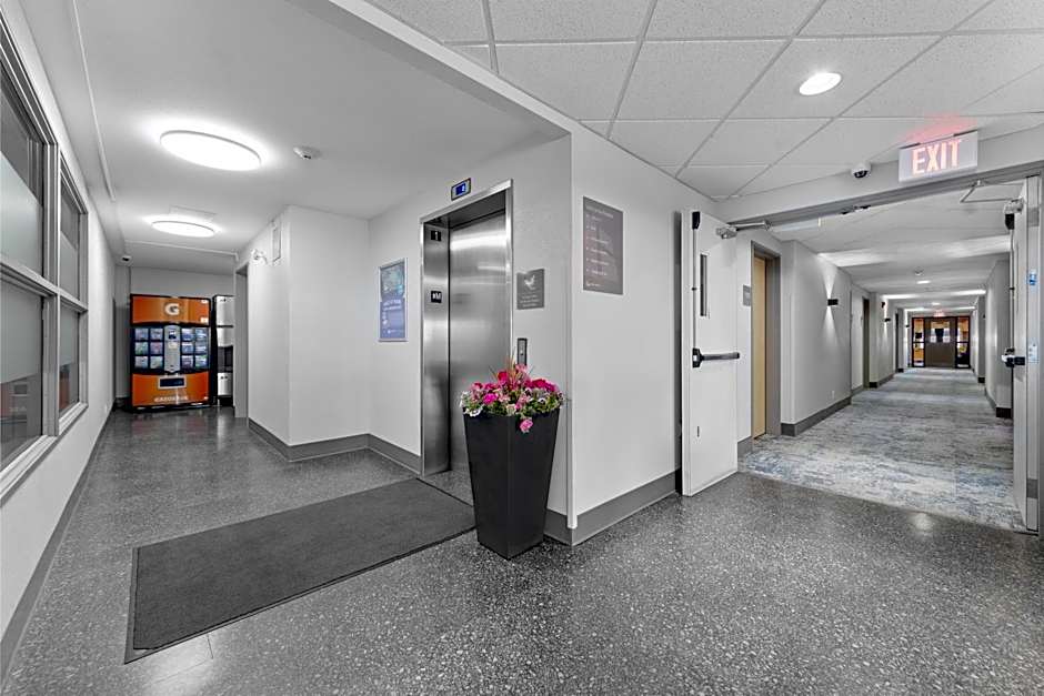 Home Inn and Suites Lloydminster