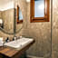Porta Altinia Suites