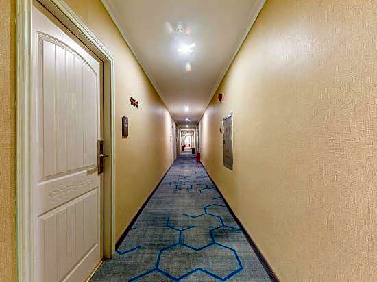 Lishan Youpin Hotel (Guangzhou East Railway Station Shahe Clothing City)