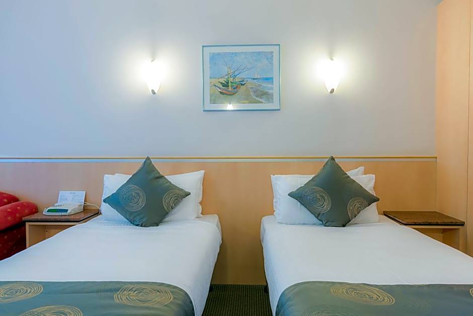 The Waverley International Hotel