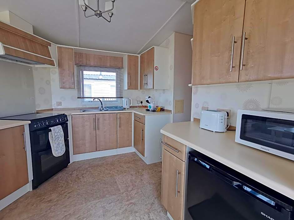 Snowdonia Holiday Sea Beach and Mountains view