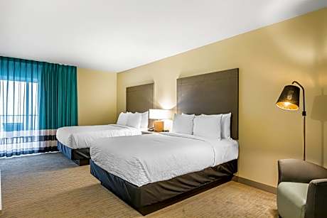 Deluxe Room with Two Queen Beds - Non-Smoking with Marina View