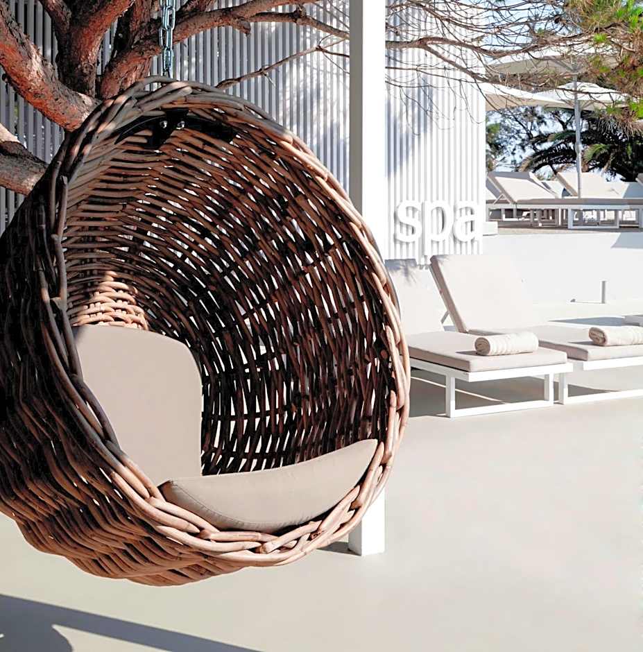 The Bay Hotel & Suites