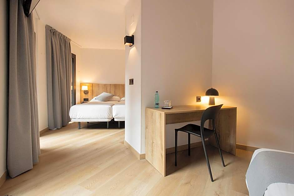 Photo 1 of 5 of Triple Room