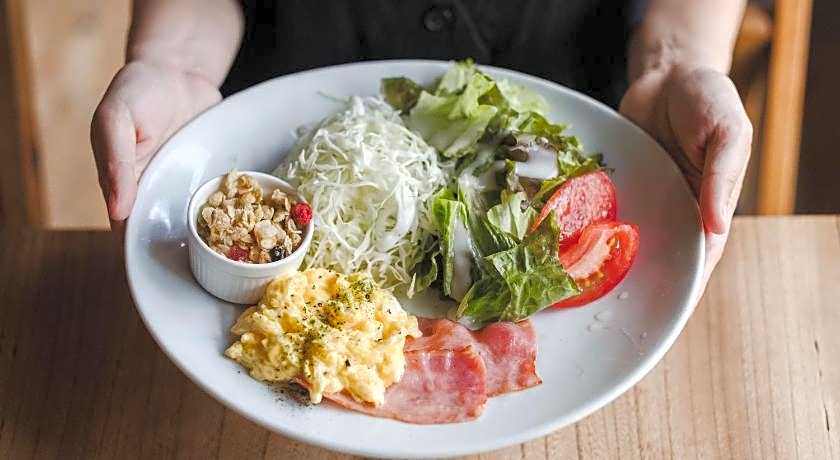 TAKETA Station Hostel cue