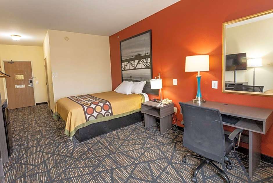 Super 8 by Wyndham Big Rapids