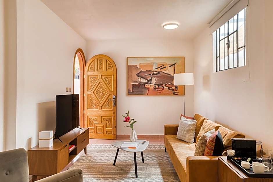 Santa Casa by Tasman