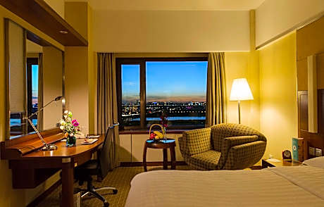 Horizon Room 1 King City View