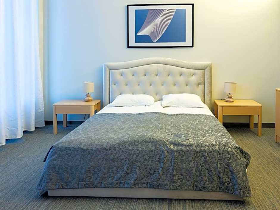 Zaliasis slenis - Self check-in hotel - Free parking
