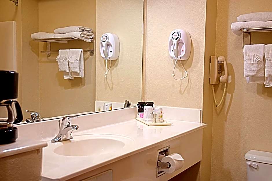Super 8 by Wyndham Irving/DFW Apt/North